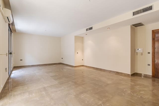 4 soverom Leilighet til salgs i Centro, Granada by med garasje - € 649 000 (Ref: 9193978)