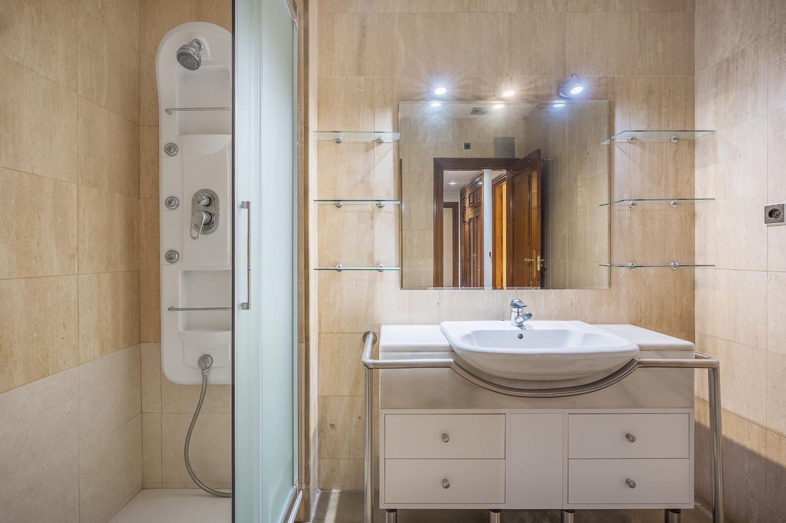 4 soverom Leilighet til salgs i Granada by med garasje - € 649 000 (Ref: 9193978)