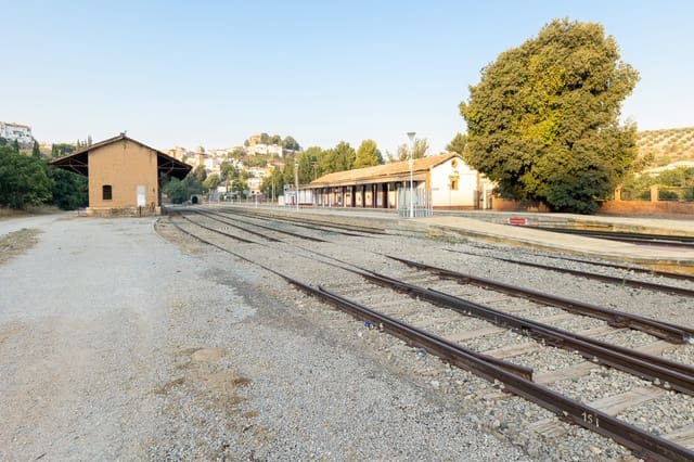 Finca/Herregård til salgs i Iznalloz - € 180 000 (Ref: 9200682)