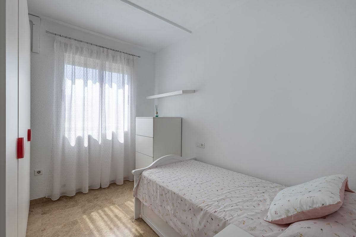 3 soveværelse Rækkehus til salg i Ogijares med garage - € 225.000 (Ref: 9200688)