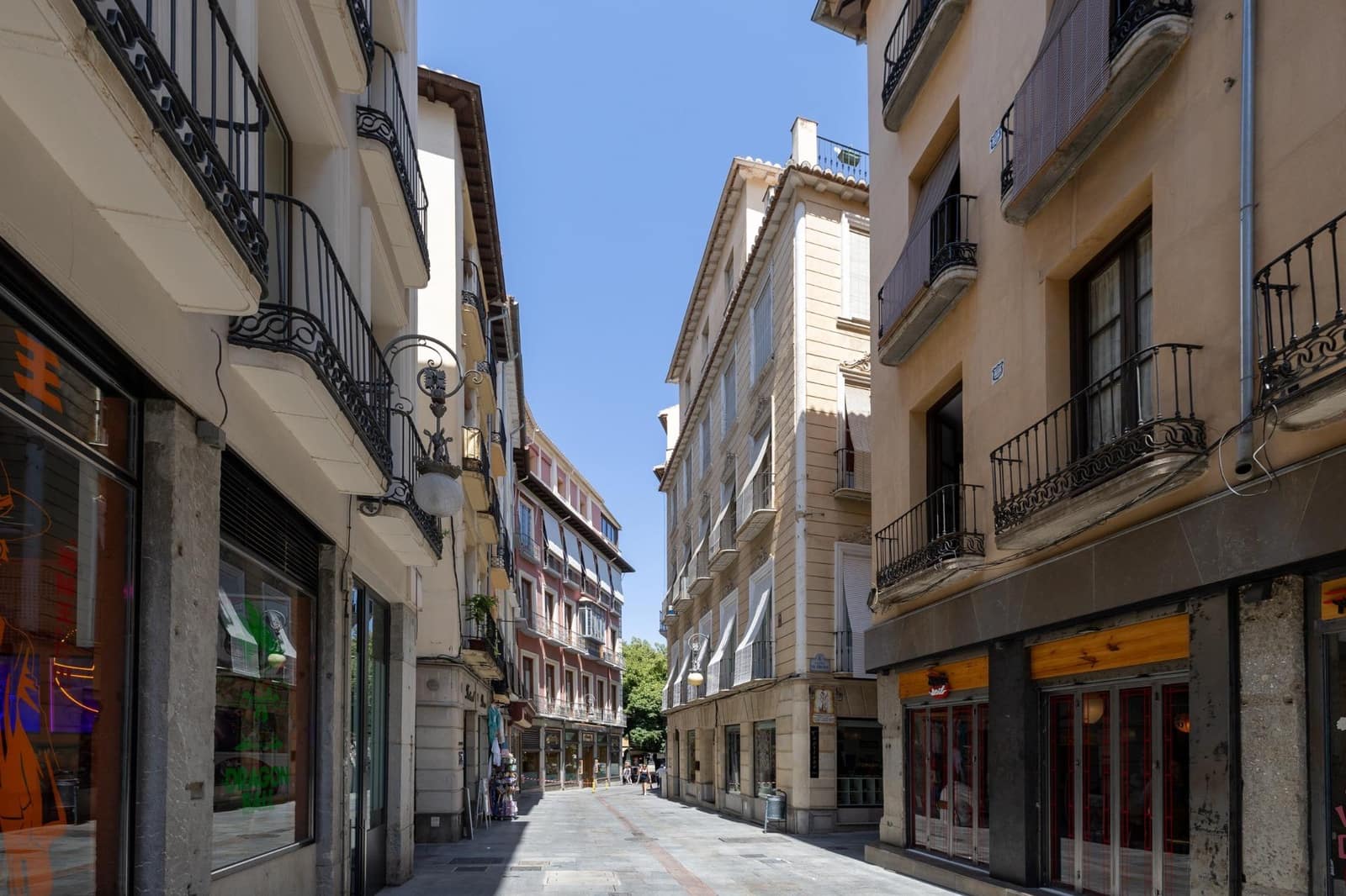 2 soveværelse Lejlighed til salg i Granada by - € 420.000 (Ref: 9200697)