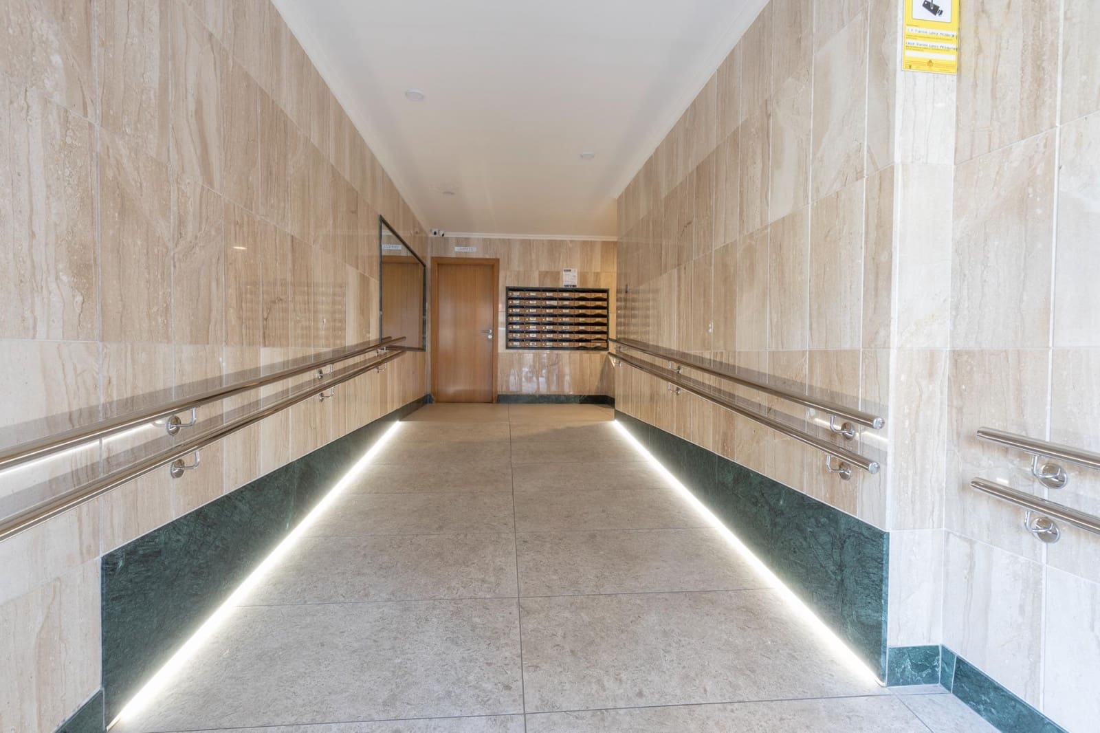 2 soveværelse Lejlighed til salg i Granada by - € 249.000 (Ref: 9206685)