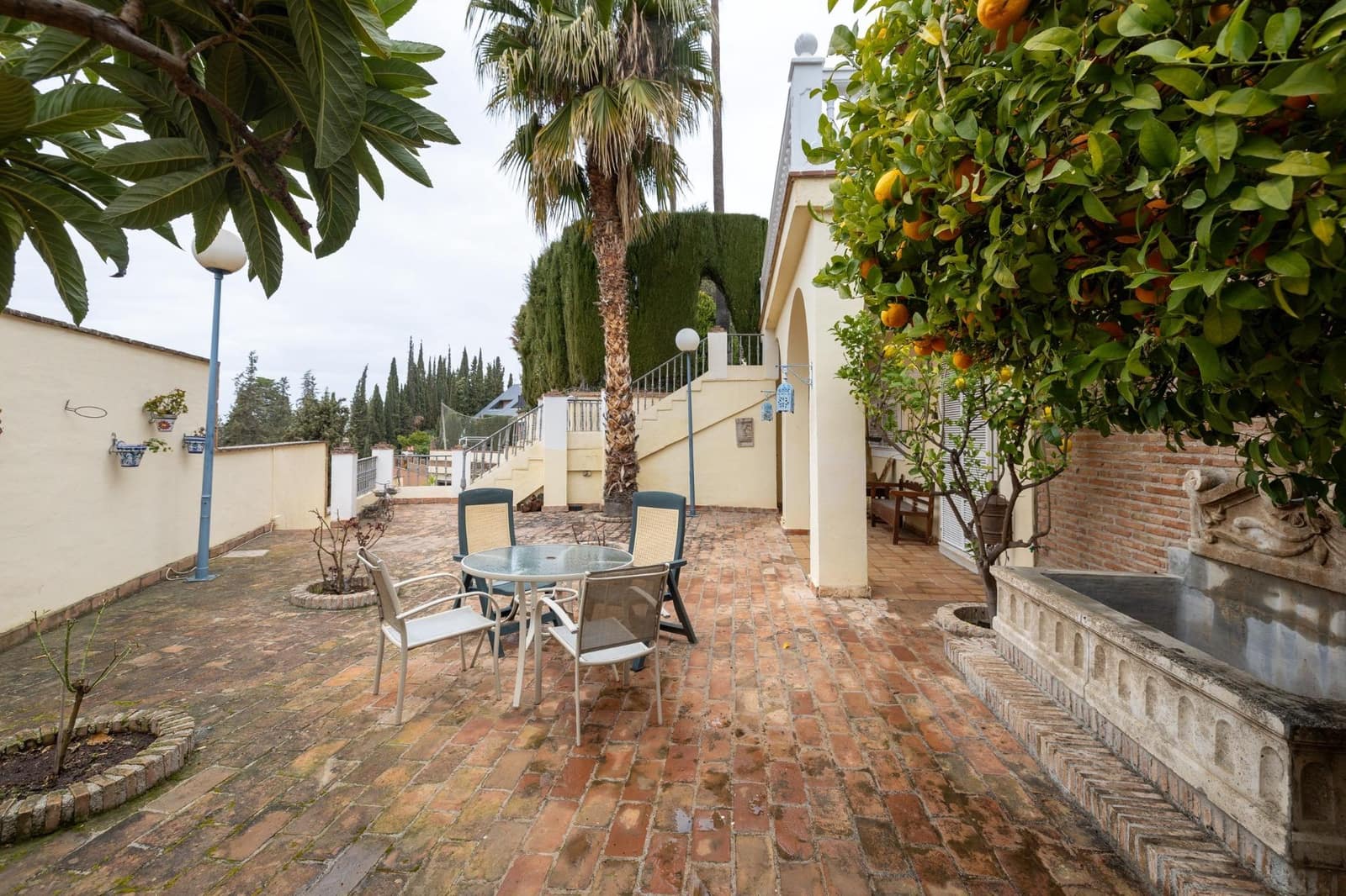 5 bedroom Villa for sale in Granada city with pool garage - € 1,100,000 (Ref: 9206691)