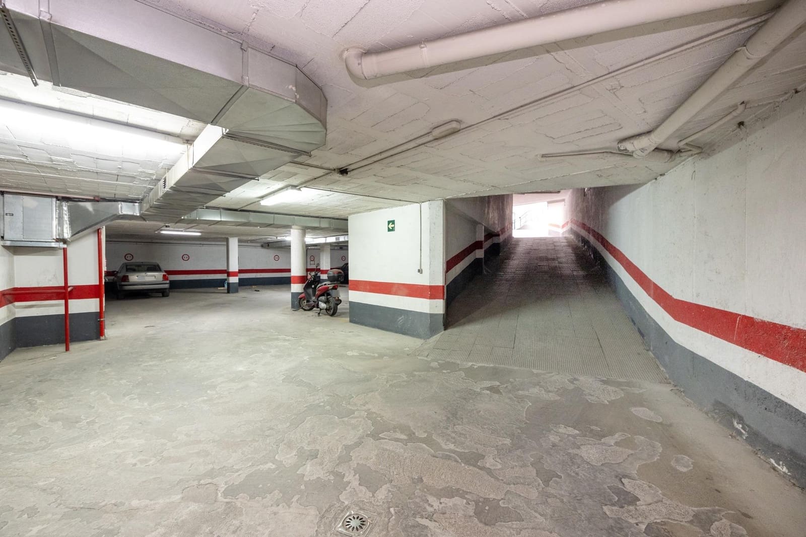 Garasje til salgs i Granada by - € 13 900 (Ref: 9215296)