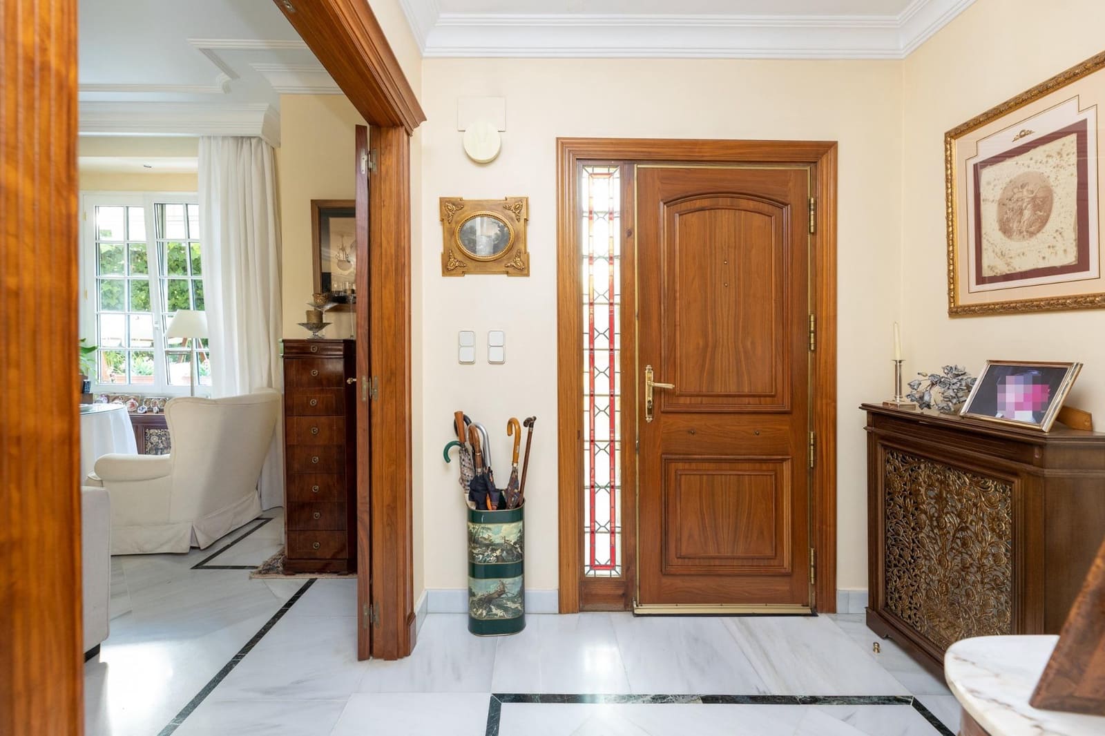 5 soveværelse Semi-Rækkehus til salg i Granada by med swimmingpool garage - € 950.000 (Ref: 9215309)