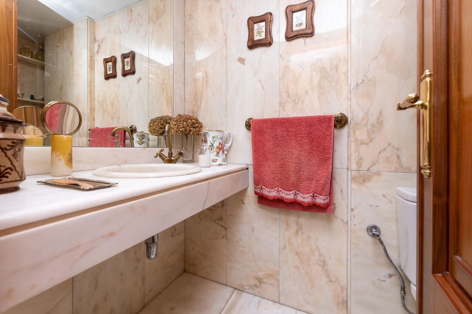 5 soveværelse Semi-Rækkehus til salg i Granada by med swimmingpool garage - € 950.000 (Ref: 9215309)