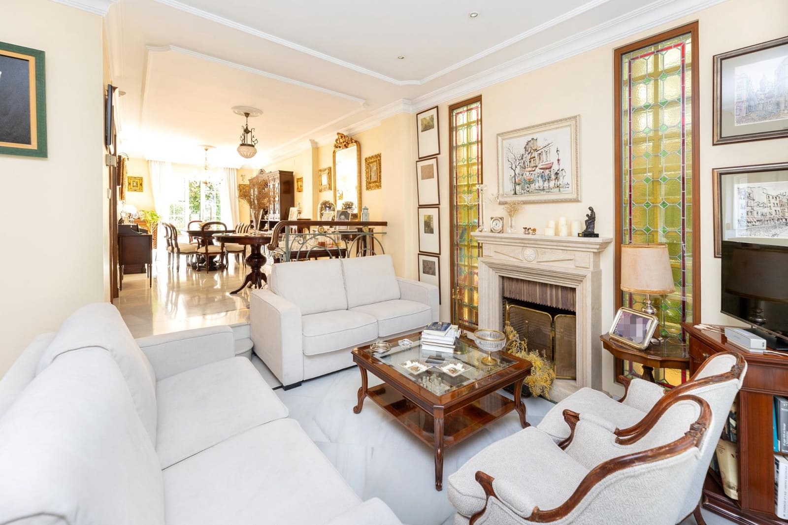 5 soveværelse Semi-Rækkehus til salg i Granada by med swimmingpool garage - € 950.000 (Ref: 9215309)