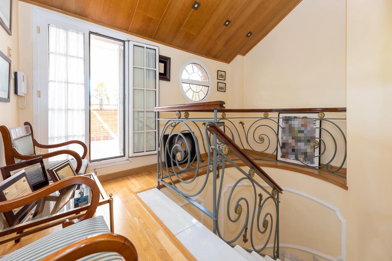 5 soveværelse Semi-Rækkehus til salg i Granada by med swimmingpool garage - € 950.000 (Ref: 9215309)