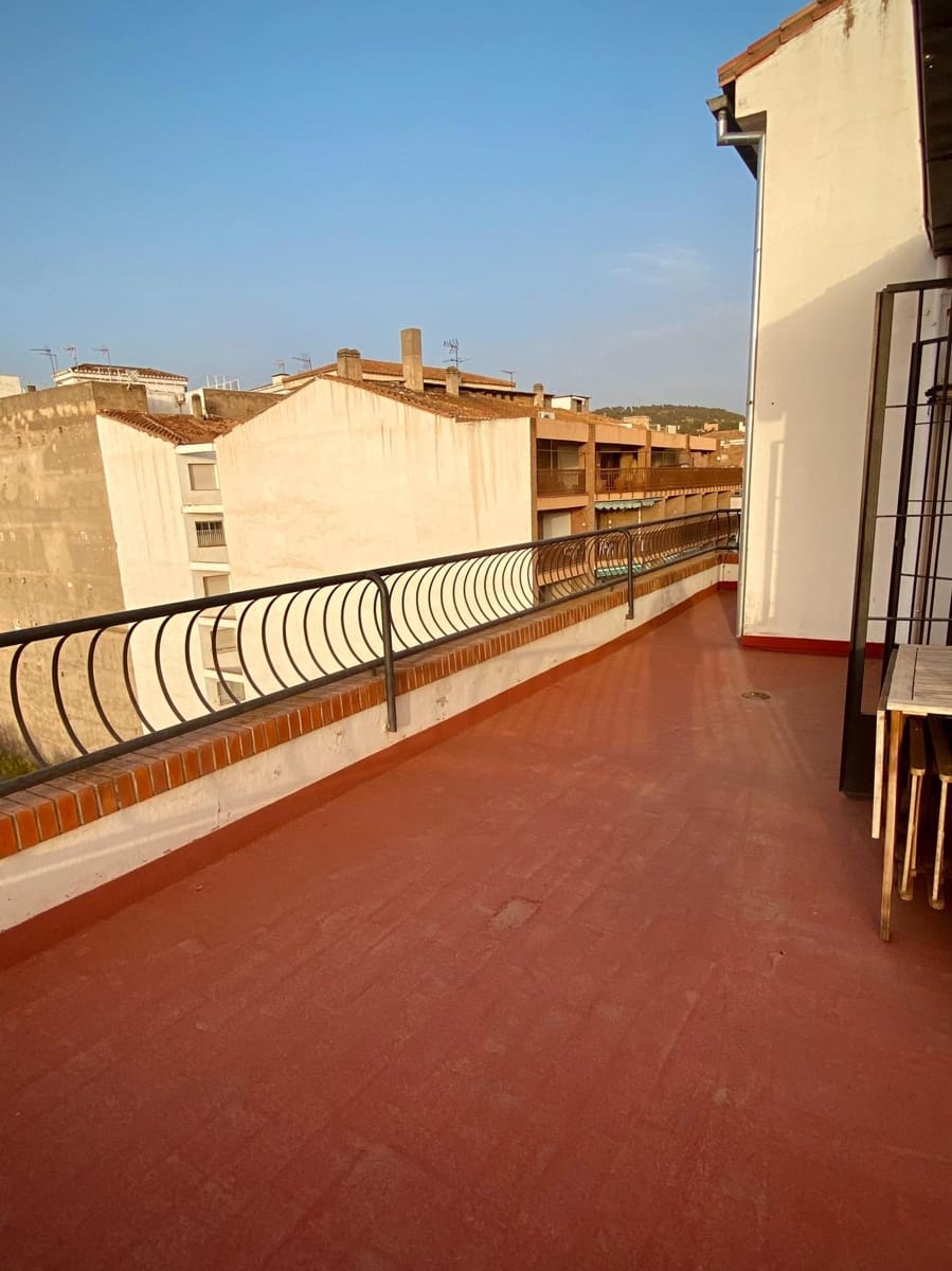 3 sovrum Takvåning att hyra i Granada stad - 850 € (Ref: 9217685)