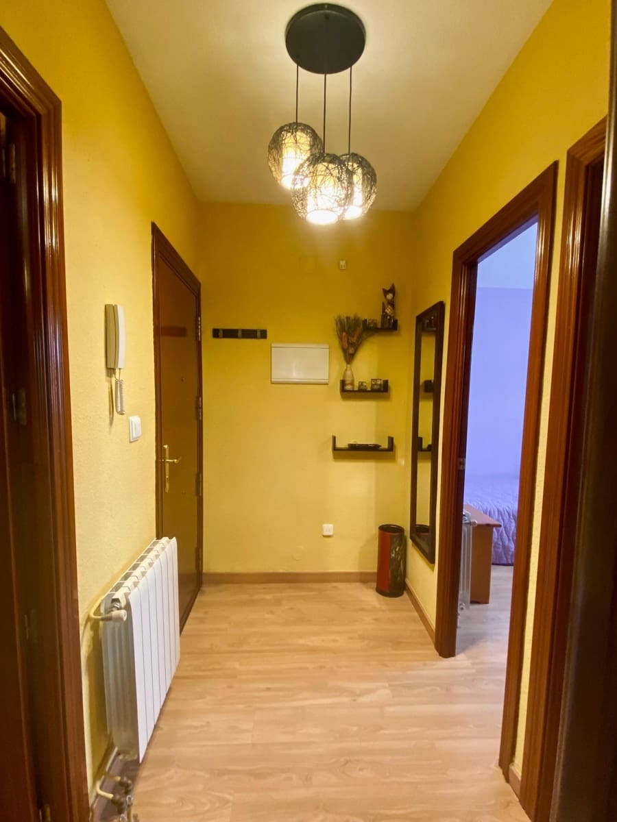 3 sovrum Takvåning att hyra i Granada stad - 850 € (Ref: 9217685)