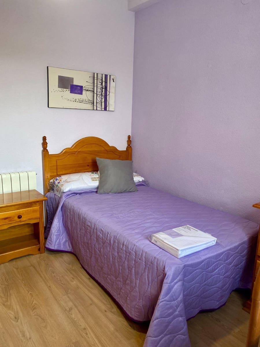 3 sovrum Takvåning att hyra i Granada stad - 850 € (Ref: 9217685)