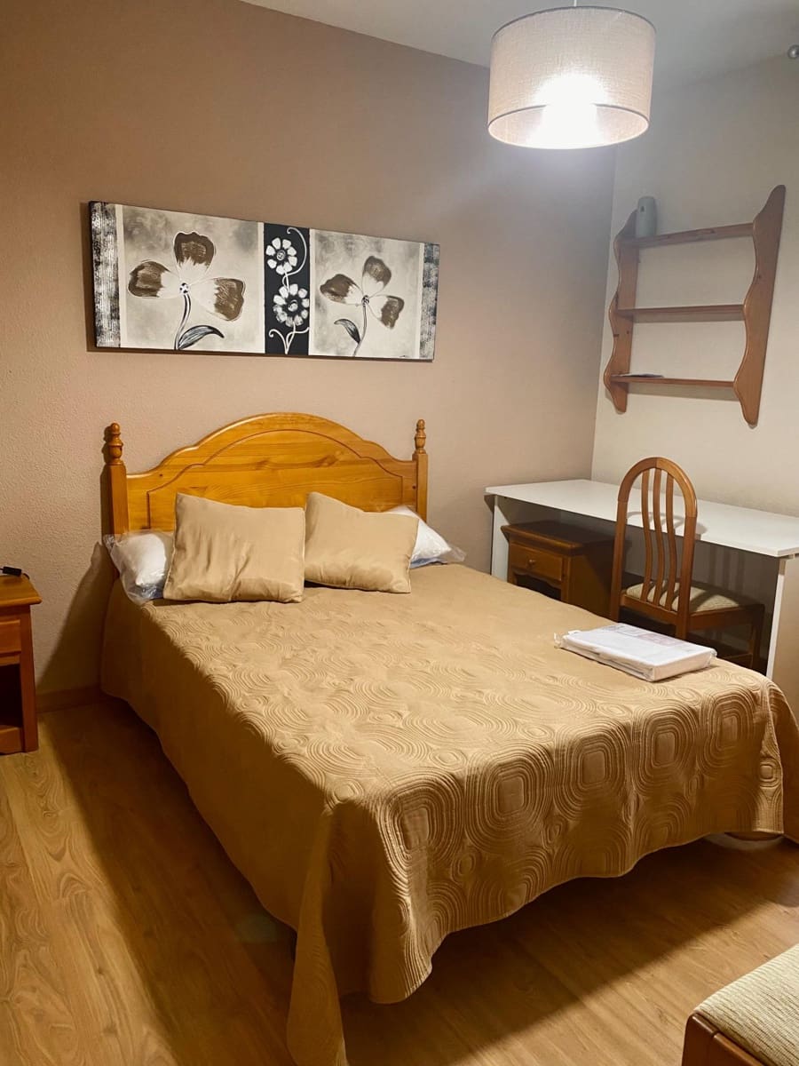 3 sovrum Takvåning att hyra i Granada stad - 850 € (Ref: 9217685)