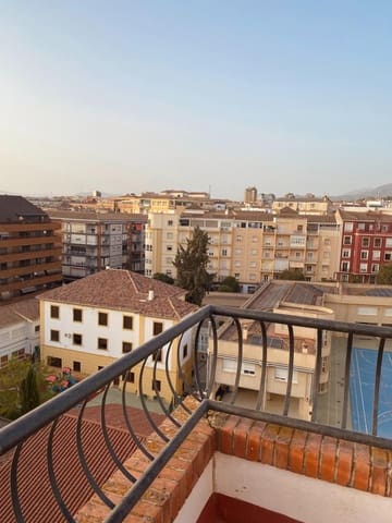 3 soveværelse Penthouse til leje i Granada by - € 850 (Ref: 9217685)