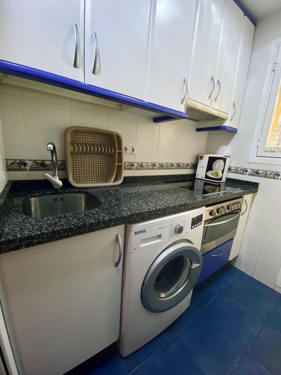 3 sovrum Takvåning att hyra i Granada stad - 850 € (Ref: 9217685)