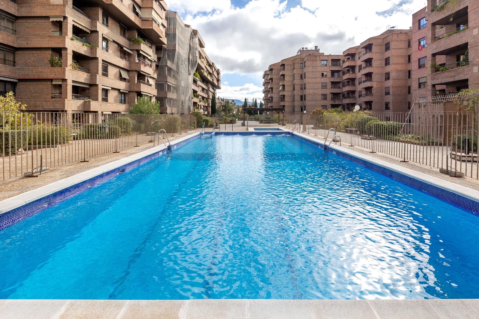 4 soveværelse Lejlighed til salg i Granada by med swimmingpool - € 495.000 (Ref: 9217686)