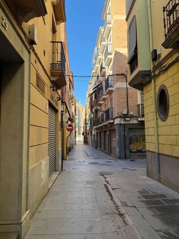 Kommersiell att hyra i Centro - Sagrario, Granada stad - 700 € (Ref: 9220183)