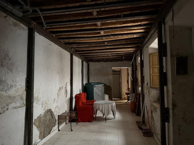 Kommersiell att hyra i Centro - Sagrario, Granada stad - 700 € (Ref: 9220183)