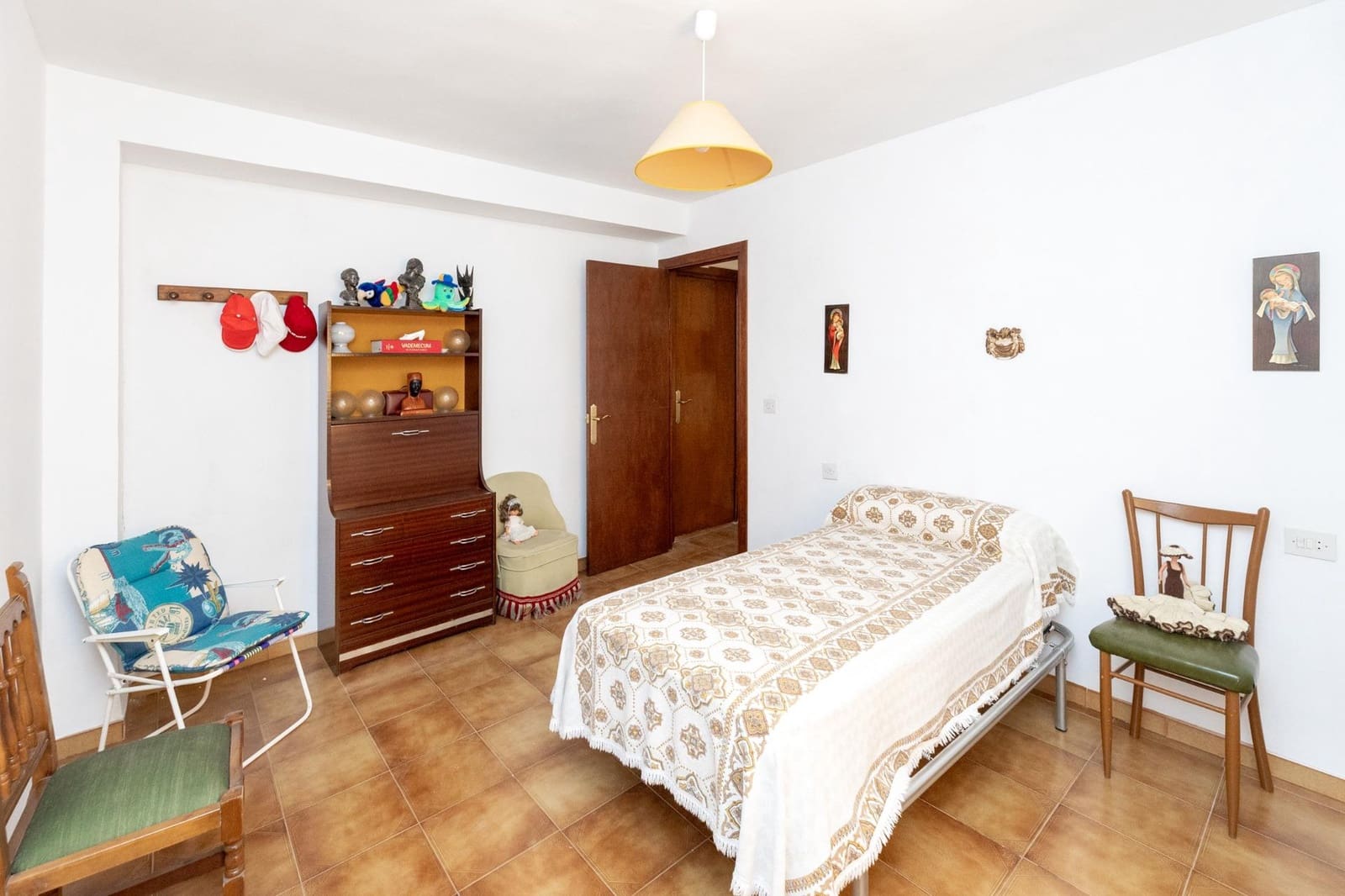 6 soveværelse Finca/Landehus til salg i Colomera med garage - € 129.000 (Ref: 9226934)