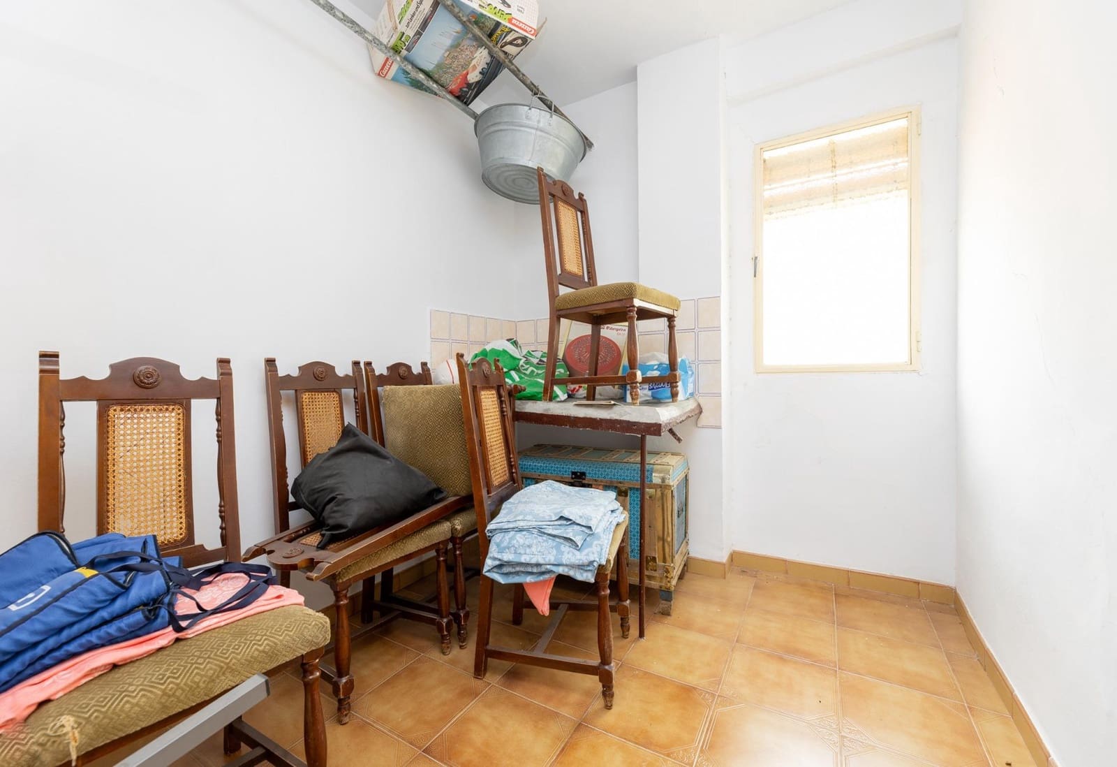 6 soveværelse Finca/Landehus til salg i Colomera med garage - € 129.000 (Ref: 9226934)