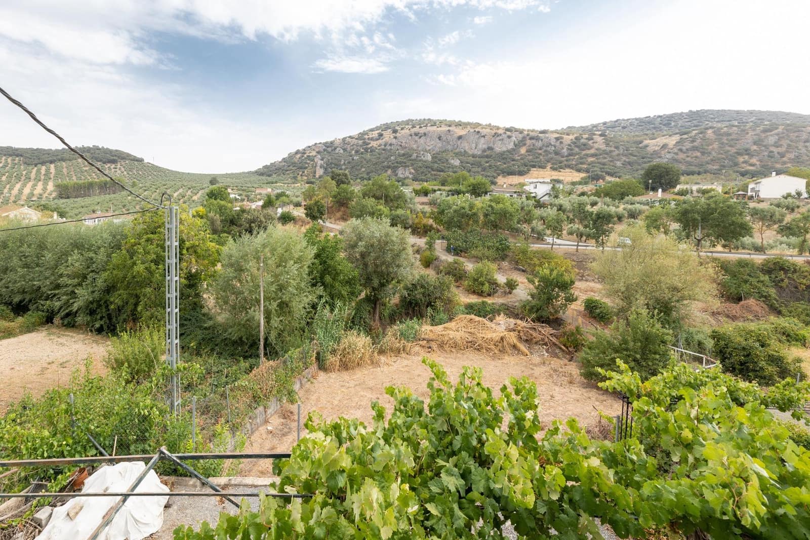 6 soveværelse Finca/Landehus til salg i Colomera med garage - € 129.000 (Ref: 9226934)