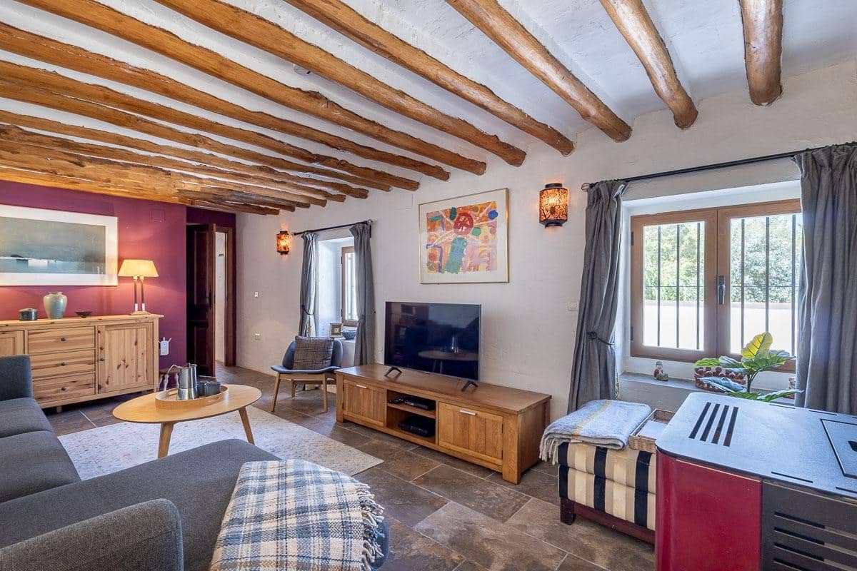 4 soveværelse Villa til salg i Loja med swimmingpool - € 268.000 (Ref: 9226937)