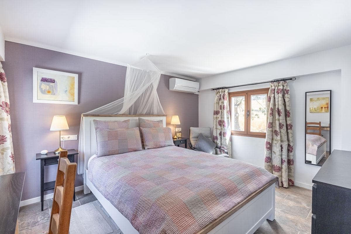 4 soveværelse Villa til salg i Loja med swimmingpool - € 268.000 (Ref: 9226937)