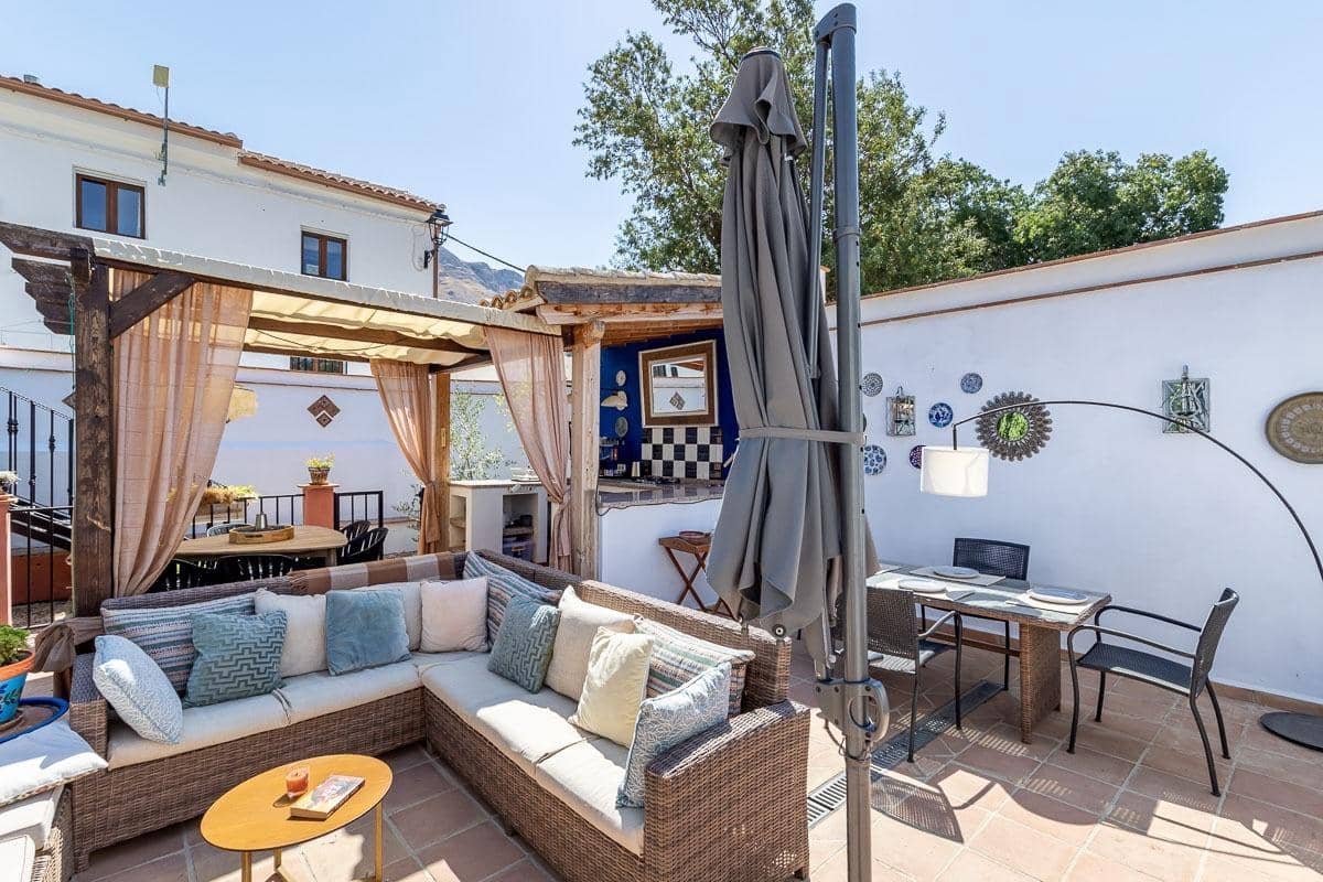 4 soveværelse Villa til salg i Loja med swimmingpool - € 268.000 (Ref: 9226937)