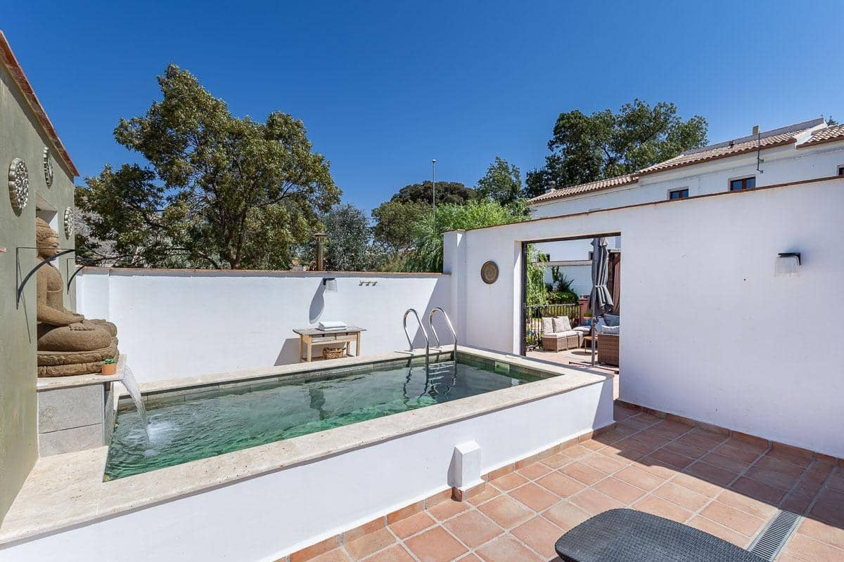 4 soveværelse Villa til salg i Loja med swimmingpool - € 268.000 (Ref: 9226937)