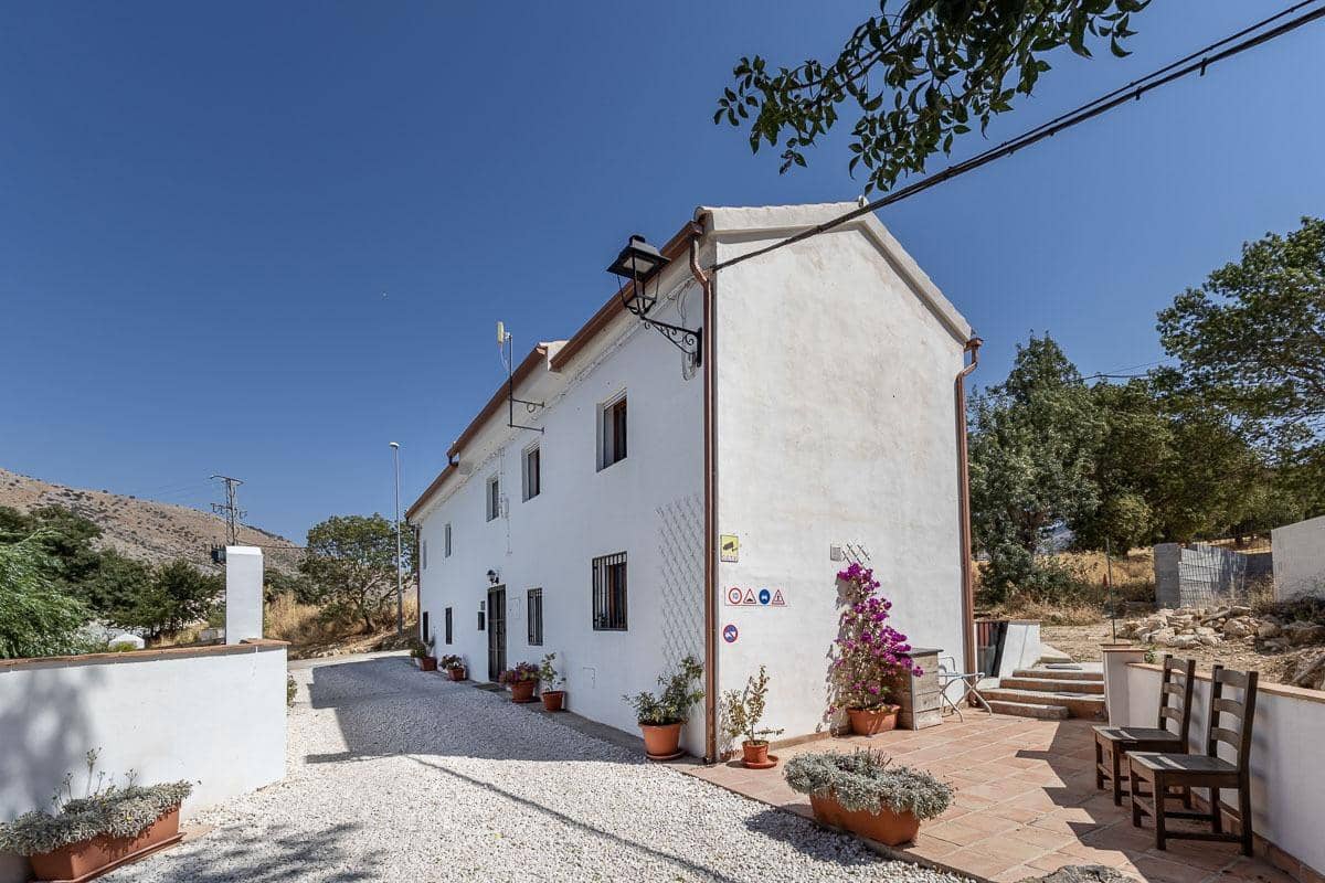 4 soveværelse Villa til salg i Loja med swimmingpool - € 268.000 (Ref: 9226937)