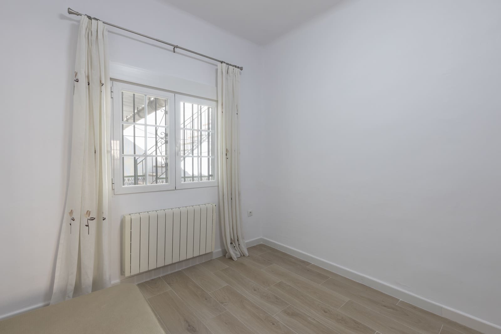 2 slaapkamer Rijtjeshuis te koop in La Zubia - € 160.000 (Ref: 9236790)