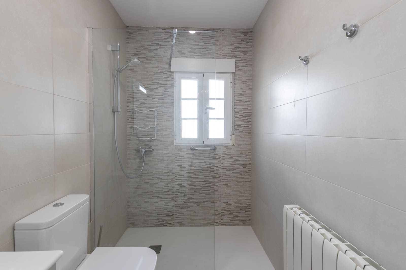 2 slaapkamer Rijtjeshuis te koop in La Zubia - € 160.000 (Ref: 9236790)