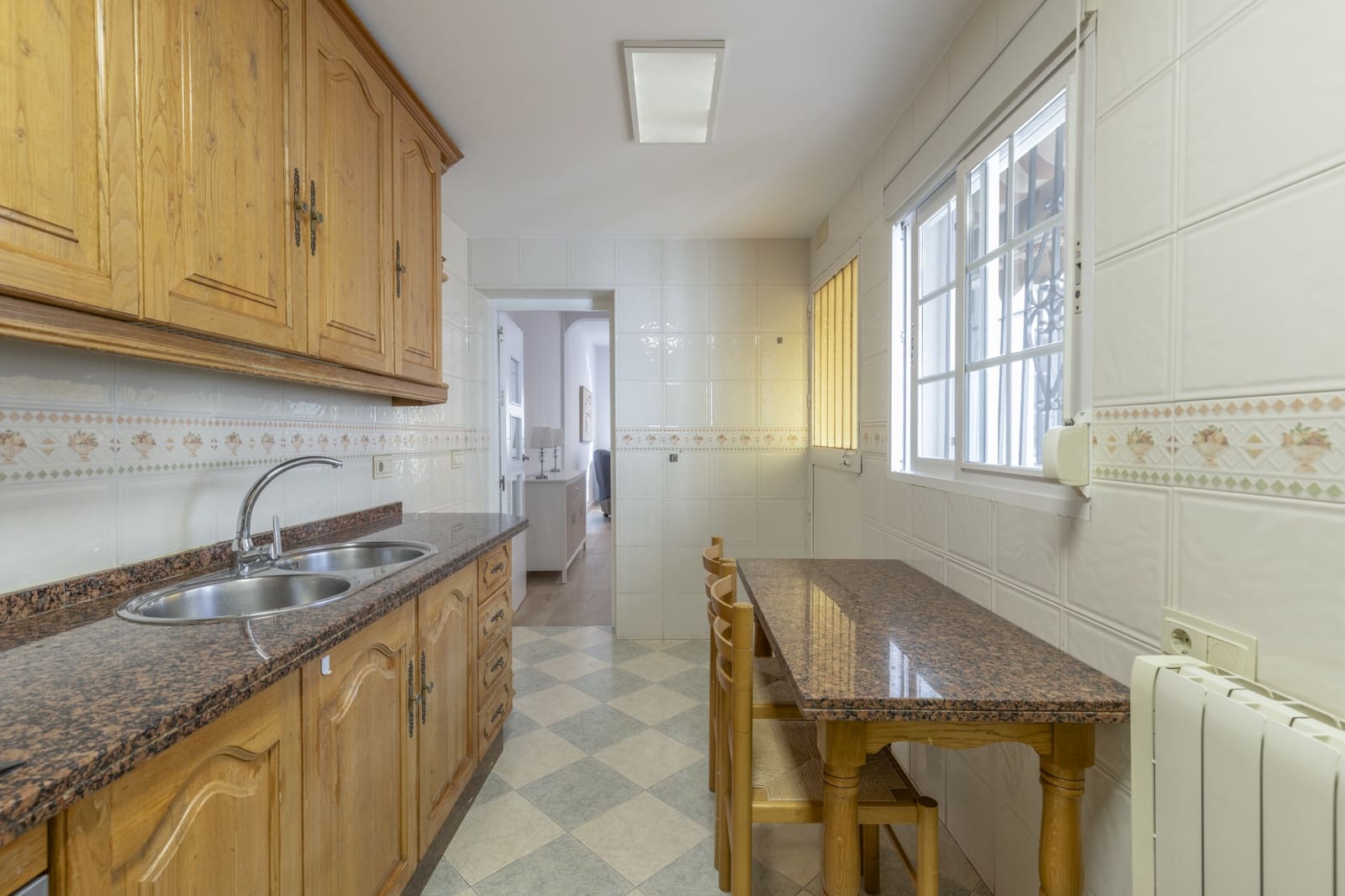 2 slaapkamer Rijtjeshuis te koop in La Zubia - € 160.000 (Ref: 9236790)