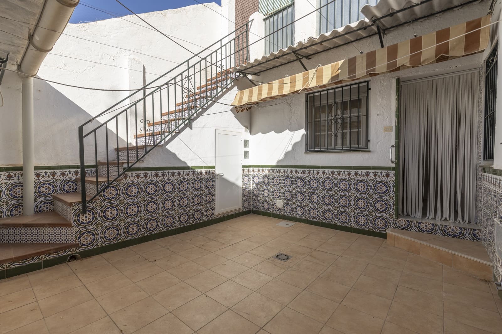 2 slaapkamer Rijtjeshuis te koop in La Zubia - € 160.000 (Ref: 9236790)