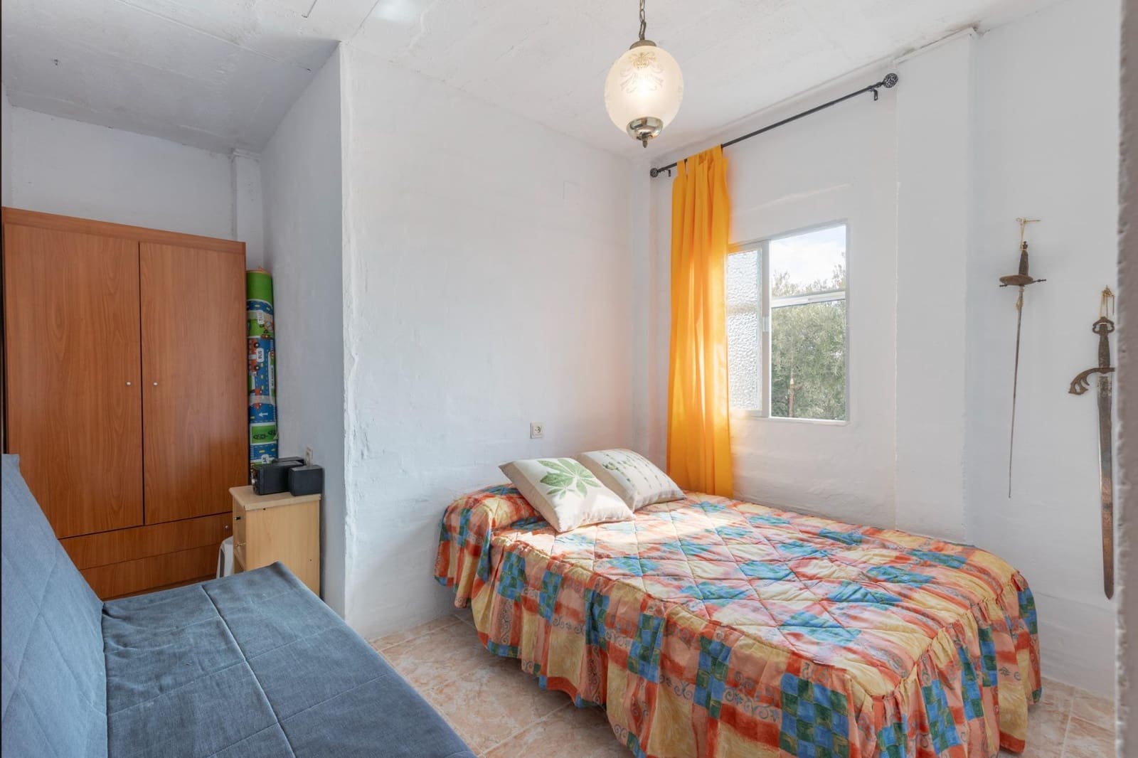 4 soveværelse Finca/Landehus til salg i Cogollos Vega med swimmingpool - € 199.000 (Ref: 9236792)