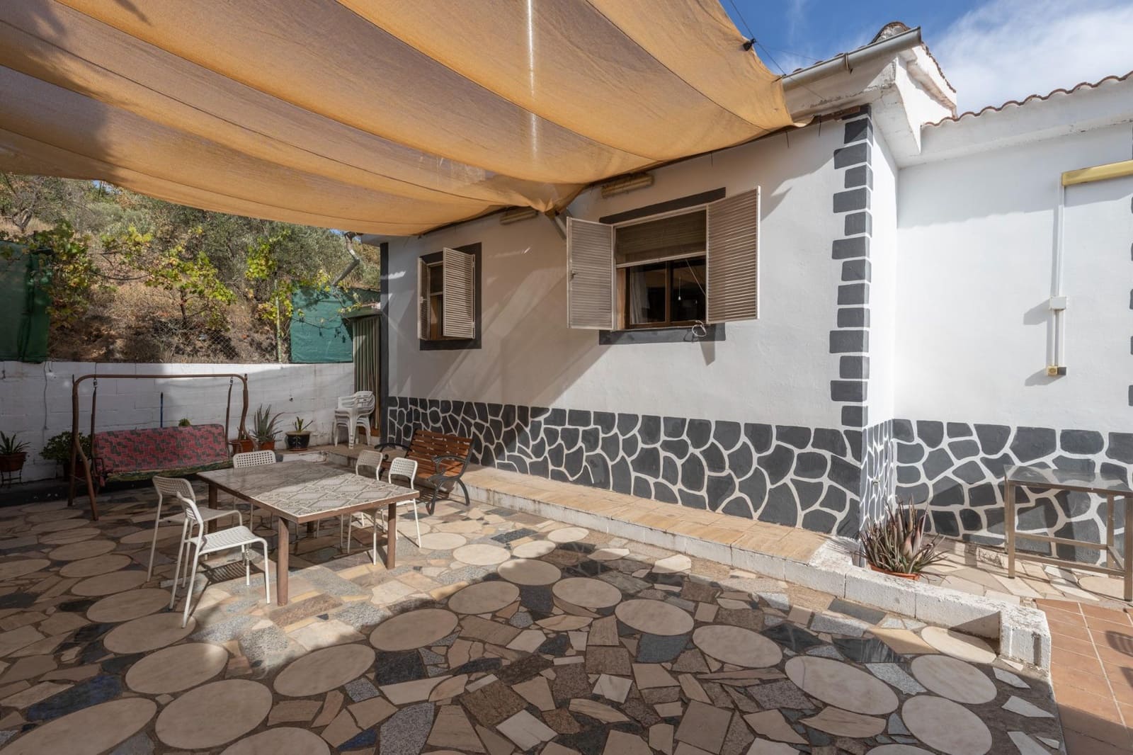 4 soveværelse Finca/Landehus til salg i Cogollos Vega med swimmingpool - € 199.000 (Ref: 9236792)