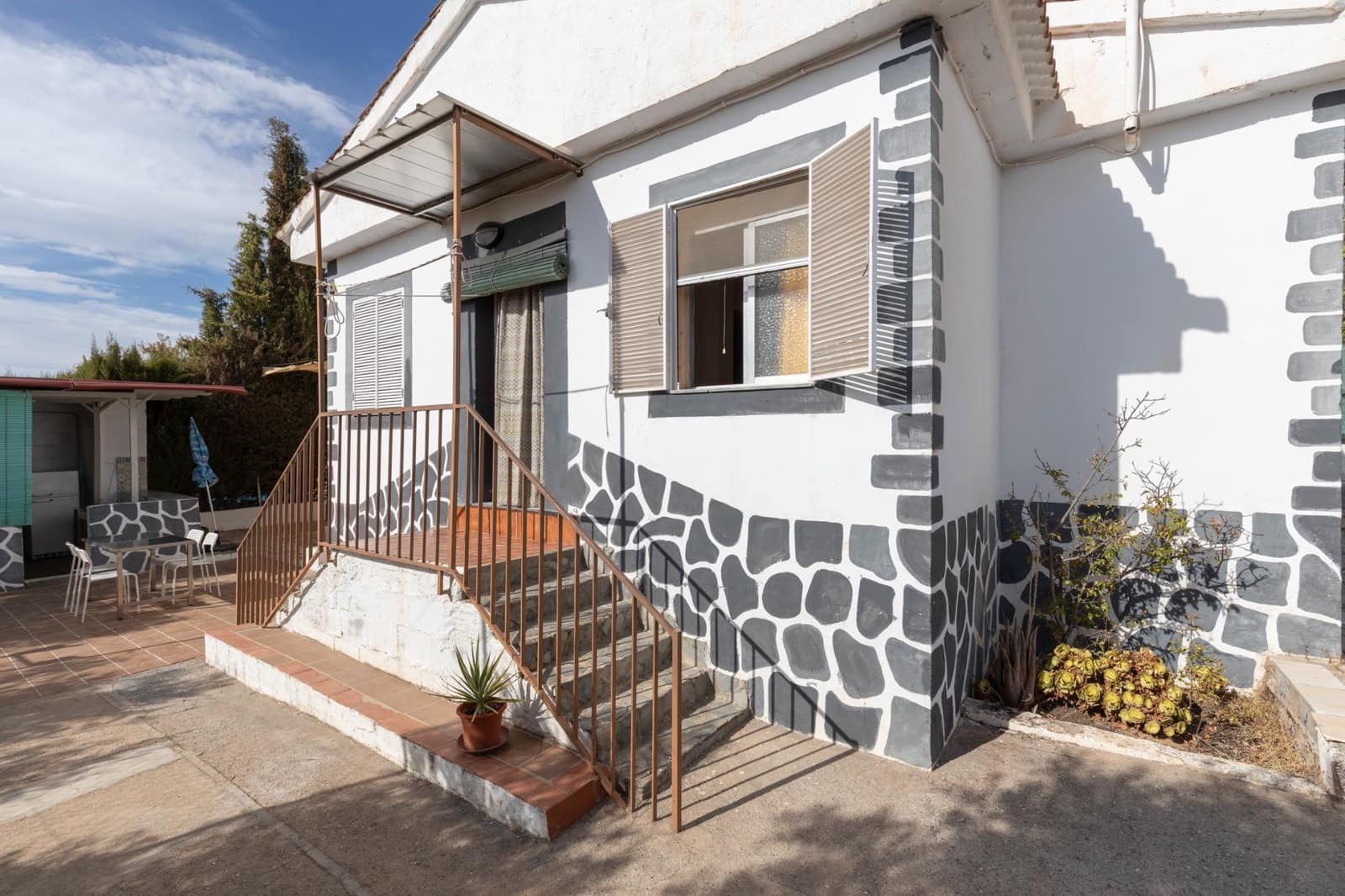 4 soveværelse Finca/Landehus til salg i Cogollos Vega med swimmingpool - € 199.000 (Ref: 9236792)