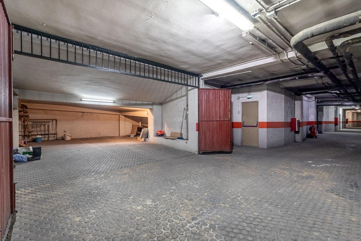 Garasje til salgs i Granada by - € 65 000 (Ref: 9236798)