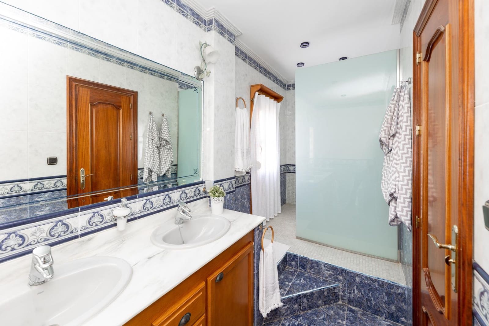 5 soveværelse Villa til salg i Albolote med garage - € 430.000 (Ref: 9240278)