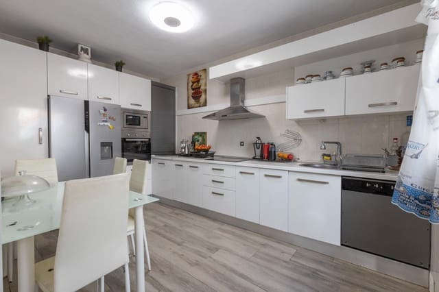 3 sovrum Semi-fristående Villa till salu i Zafarraya med garage - 135 000 € (Ref: 9240284)