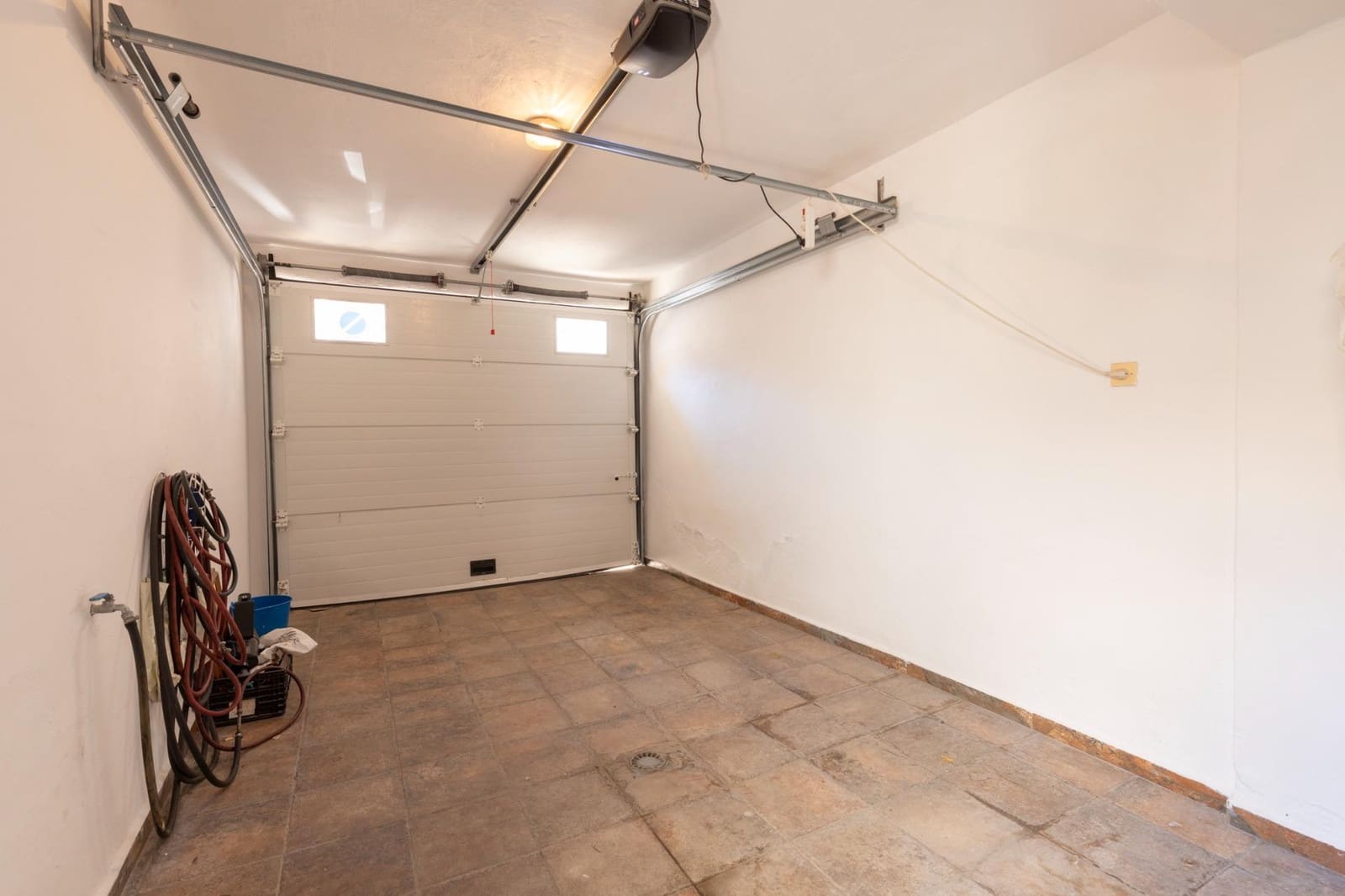 3 sypialnia Dom blizniak na sprzedaż w Zafarraya z garażem - 135 000 € (Ref: 9240284)