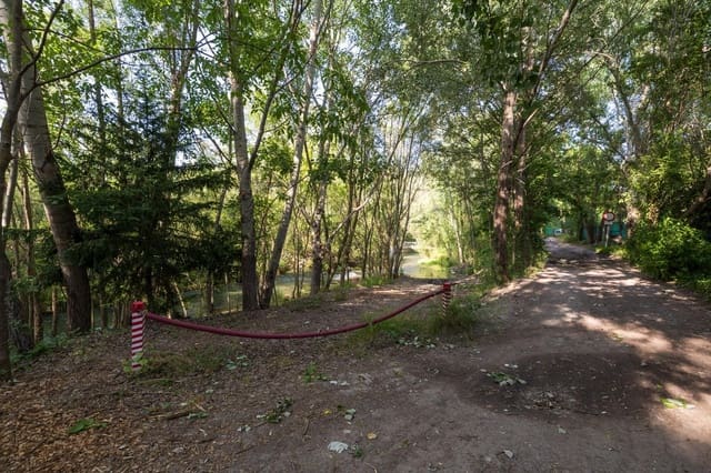 Grunde uden byggetilladelser til salg i Pinos Genil - € 138.000 (Ref: 9240286)