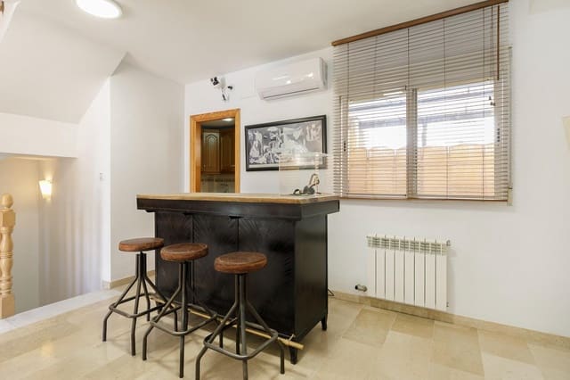 6 soveværelse Rækkehus til salg i Ogíjares med garage - € 289.000 (Ref: 9240287)