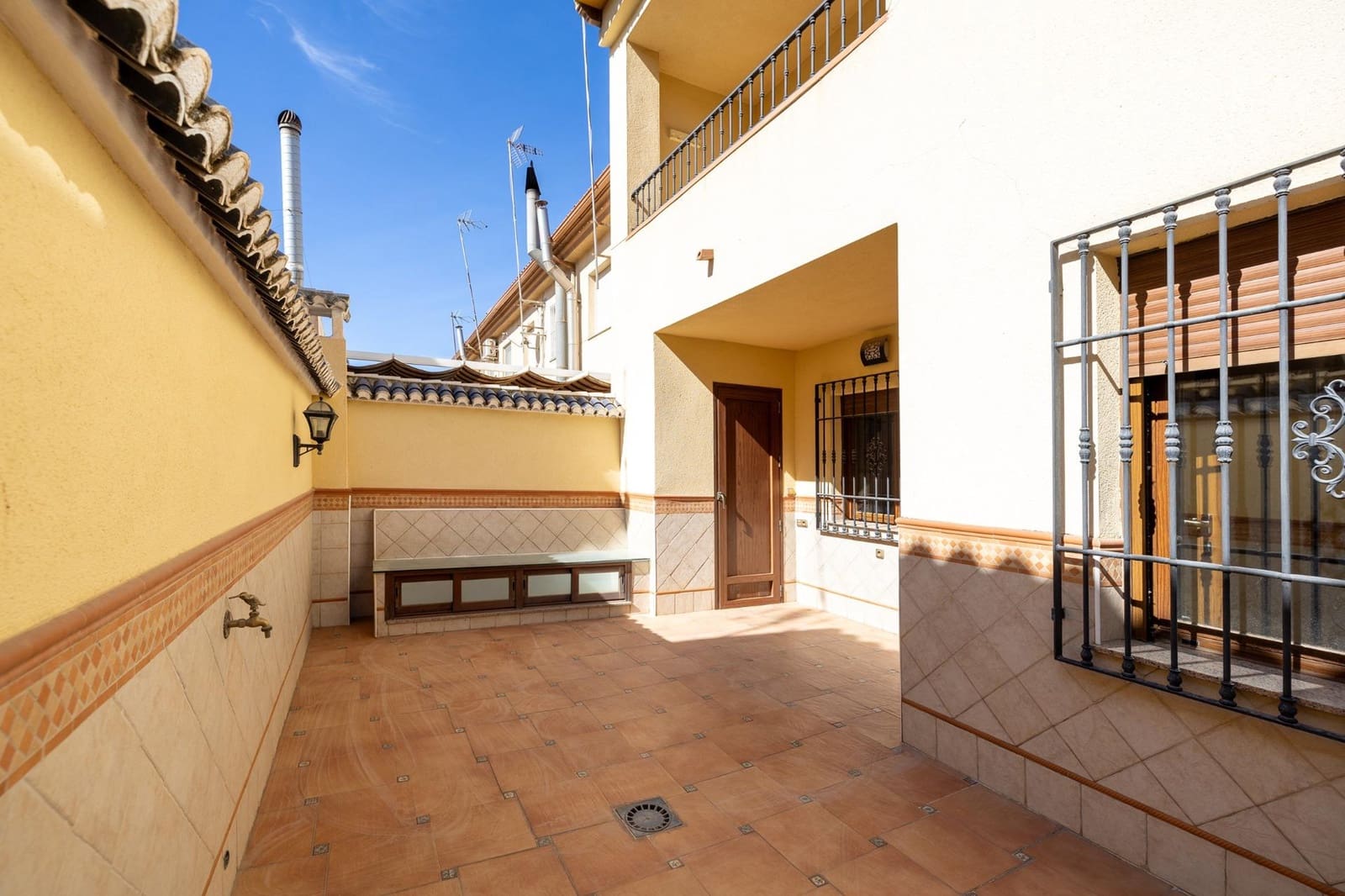 5 chambre Maison de Ville à vendre à Atarfe avec garage - 325 000 € (Ref: 9243268)