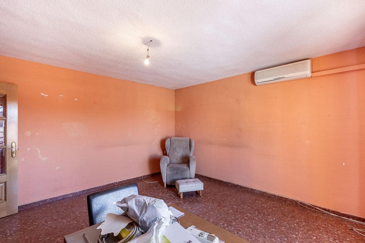 4 soveværelse Lejlighed til salg i Granada by med garage - € 329.000 (Ref: 9252298)