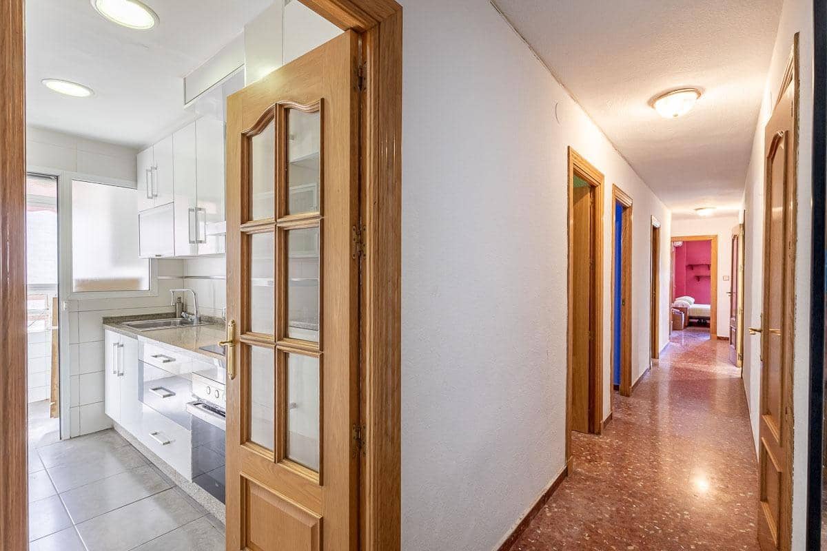 4 soveværelse Lejlighed til salg i Granada by med garage - € 329.000 (Ref: 9252298)