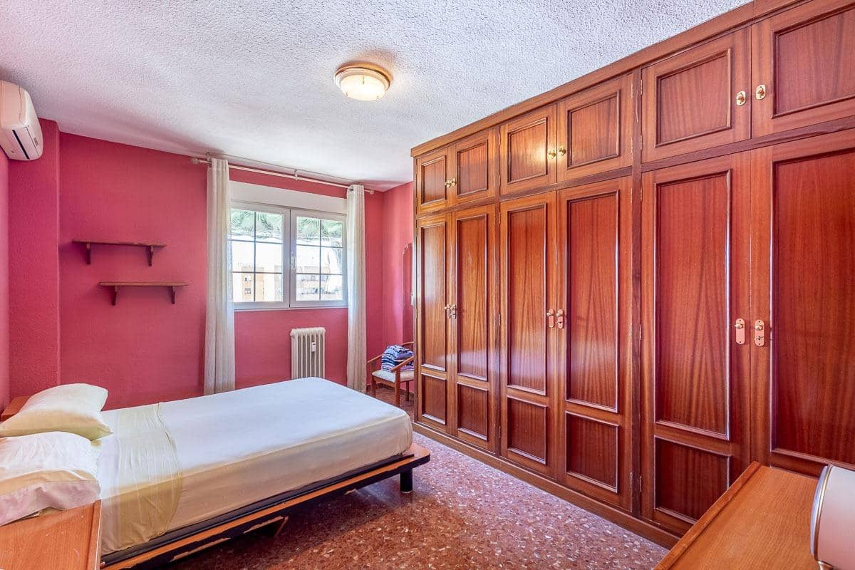 4 soveværelse Lejlighed til salg i Granada by med garage - € 329.000 (Ref: 9252298)