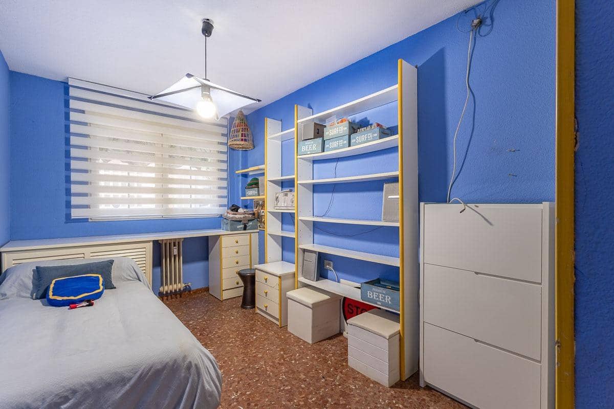 4 soveværelse Lejlighed til salg i Granada by med garage - € 329.000 (Ref: 9252298)