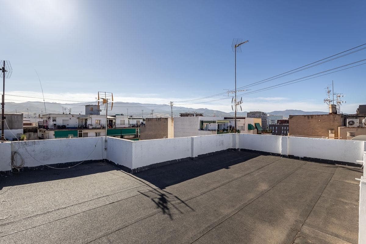 3 soveværelse Lejlighed til salg i Granada by - € 220.000 (Ref: 9255194)