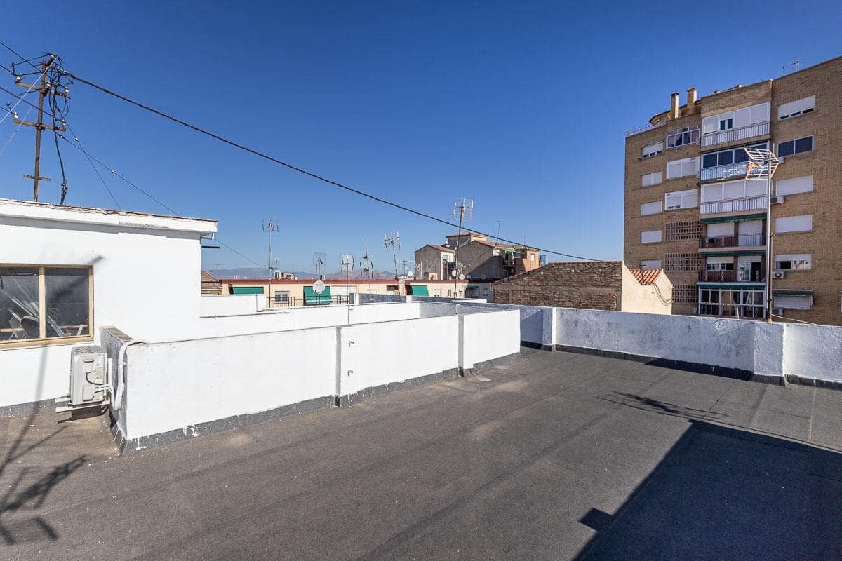 3 soveværelse Lejlighed til salg i Granada by - € 220.000 (Ref: 9255194)