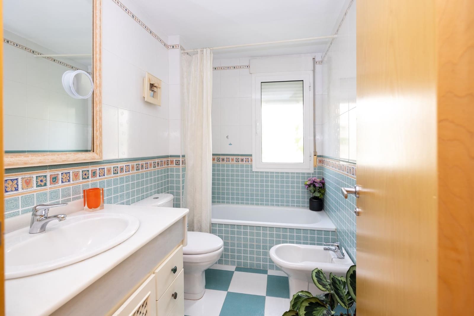 Chalet de 5 habitaciones en Granada ciudad en venta con garaje - 545.000 € (Ref: 9257574)